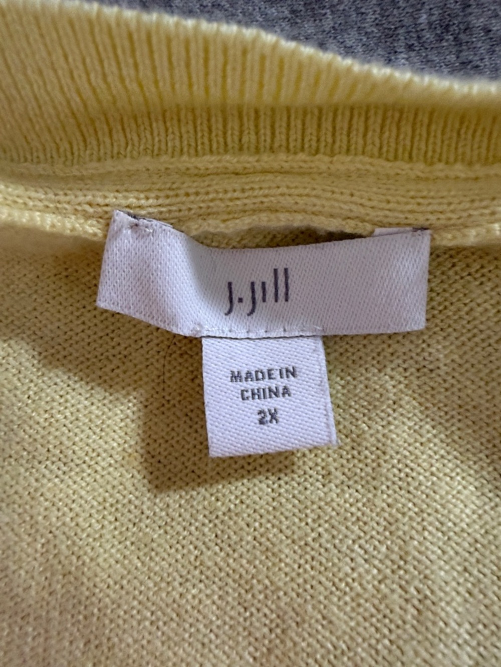 J. Jill Pale Yellow V-Neck Lightweight Pullover - Picture 2 of 2